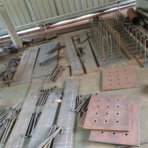 有哪些其他因素会影响潮州预埋件位置的确定？